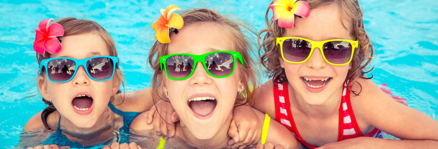 Faire plaisir à ses enfants en installant une mini piscine chez soi